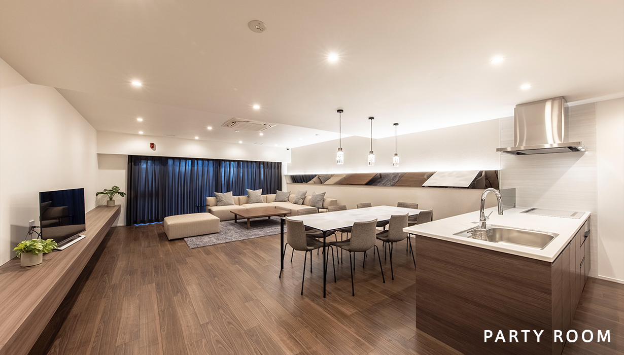 PARTY ROOM