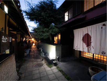 夜のレストラン