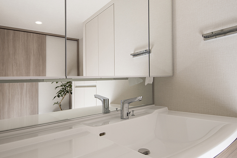 BATH ROOM