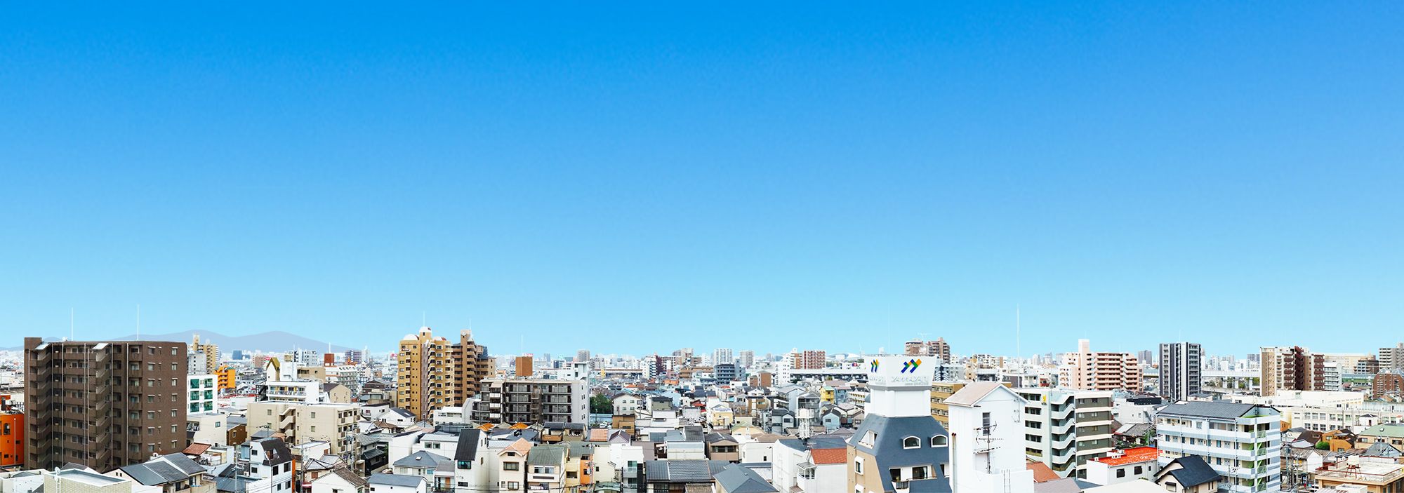 明るい南向き、前建てのない抜け感。