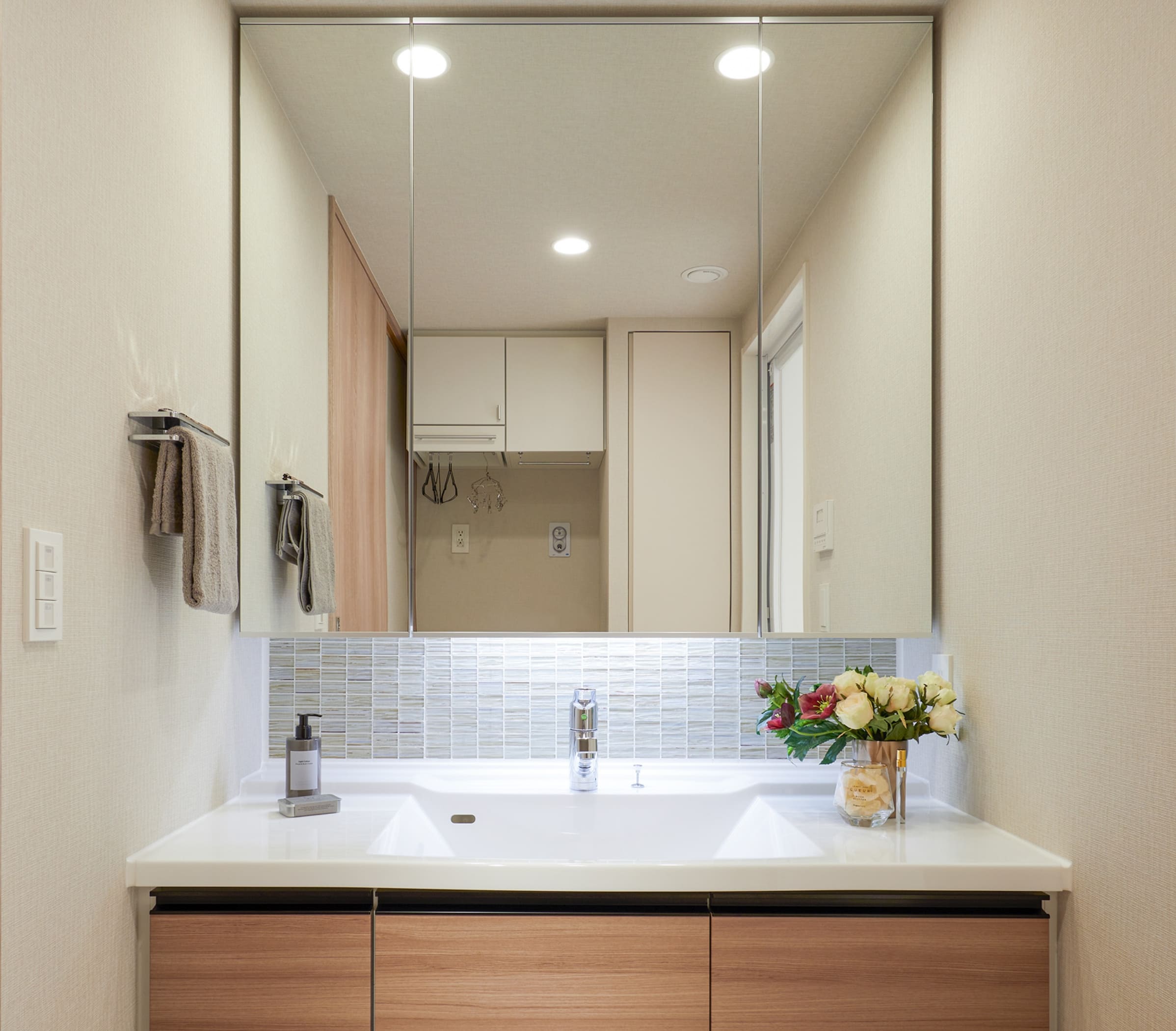POWDER ROOM